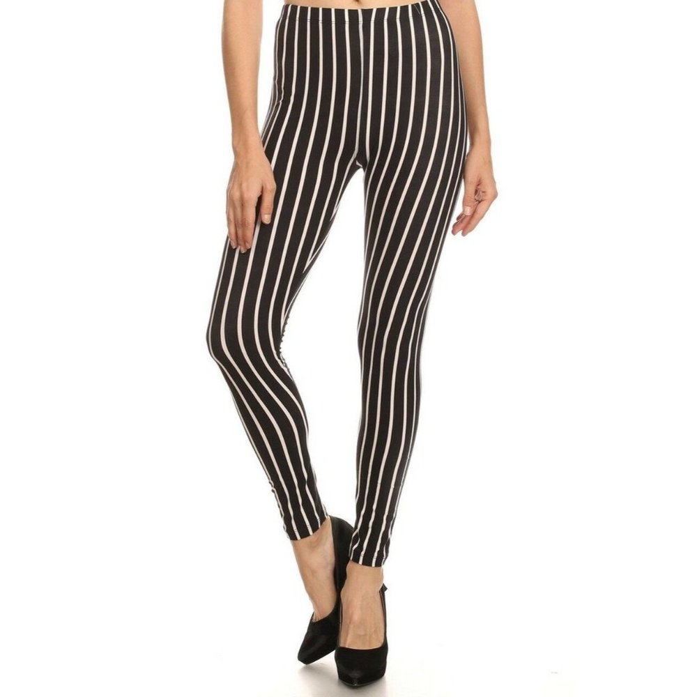 Reg One Size Womens Womens Vertical Black On White Pin Stripes Leggings - Picture 1 of 6